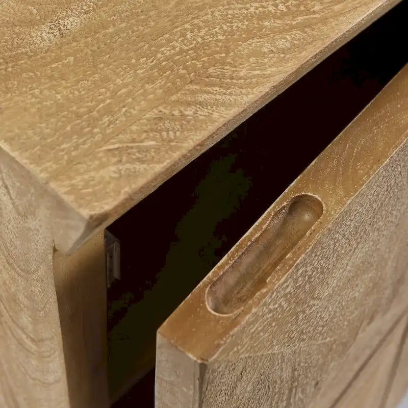 Meuble artisanal en bois de manguier