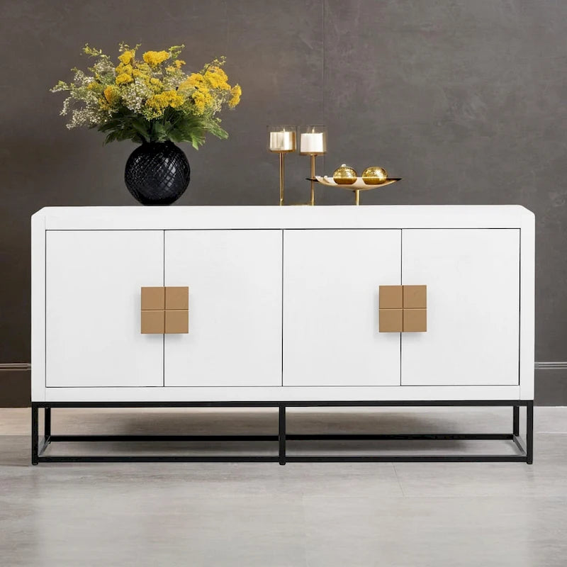 Meuble de style "Luxe Léger" avec pieds de support uniques et étagères réglables, convient pour les salons et les couloirs.