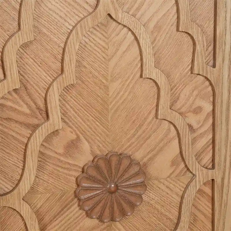 Grand meuble de rangement à porte sculptée fleurie avec poignée en métal